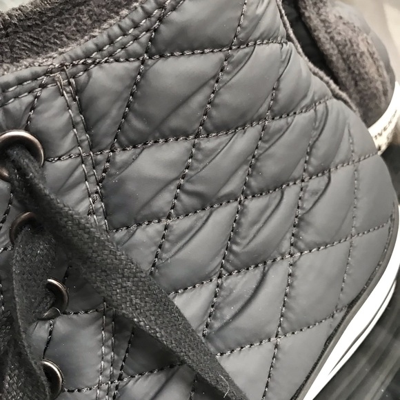 Fleece Lined Quilted Converse (9) - Picture 6 of 8